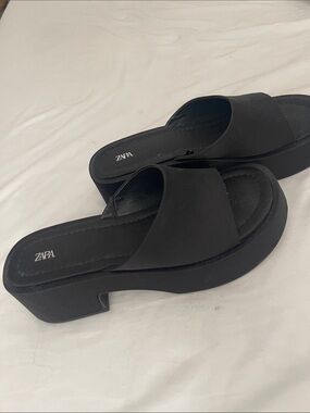 Zara platform slides
